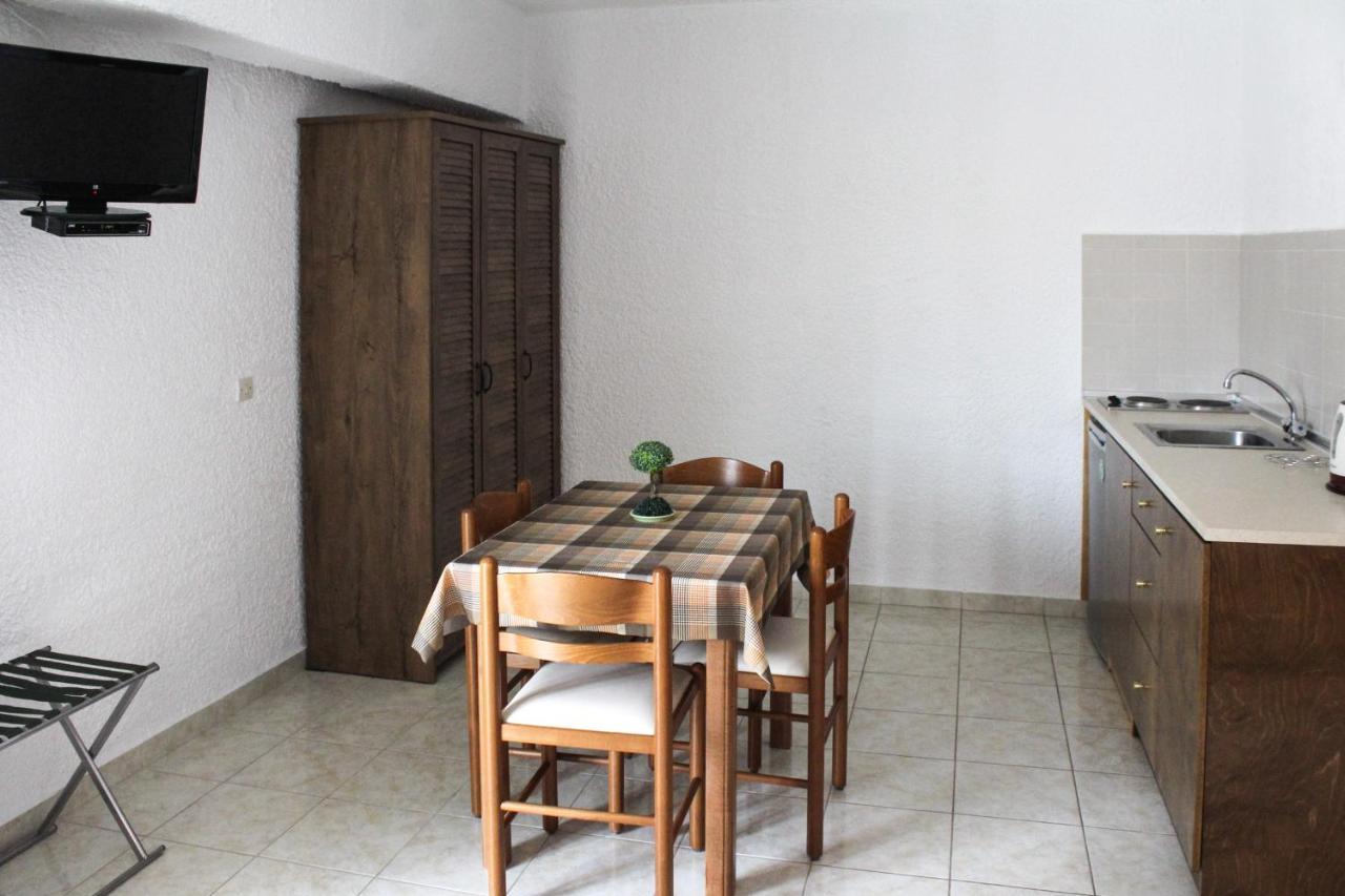 Haniotis Studios Faliraki Bagian luar foto